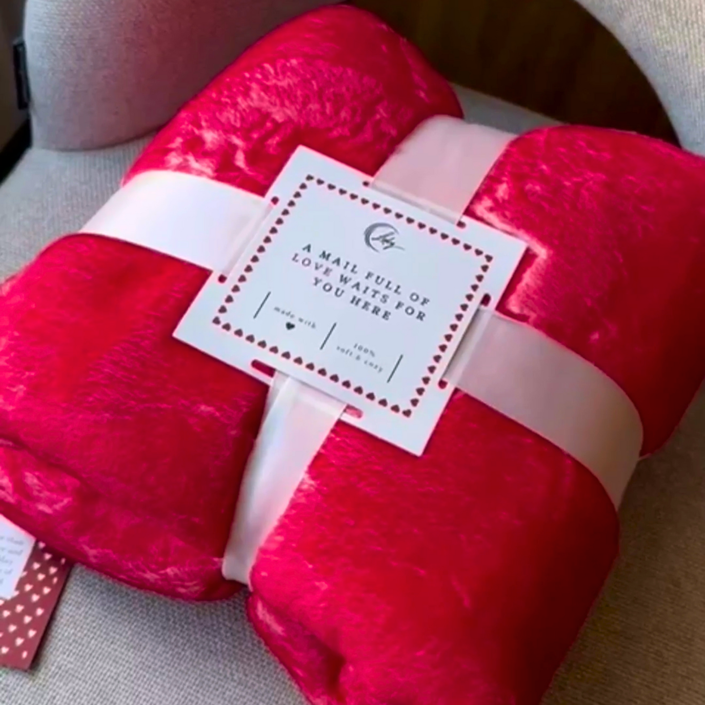 birthday gifts for women red blanket