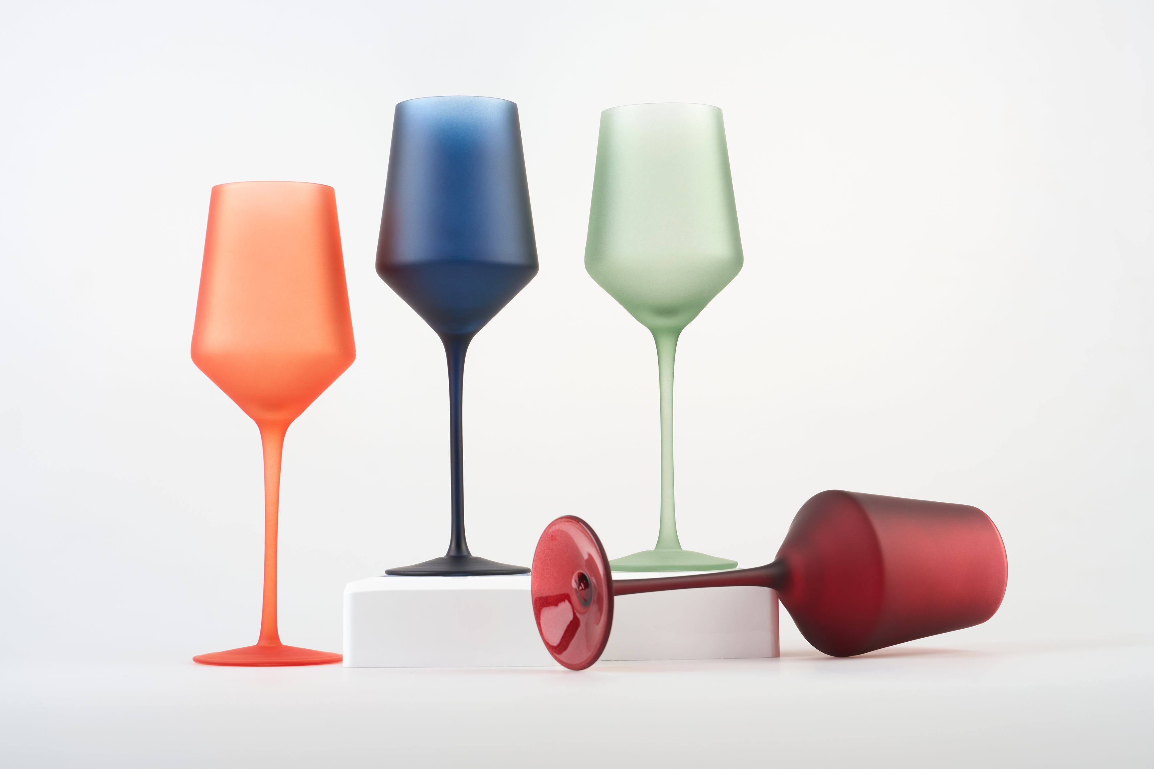 Load video: Lidy&#39;s Matte Colored Wine Glasses: Elegance in Every Sip