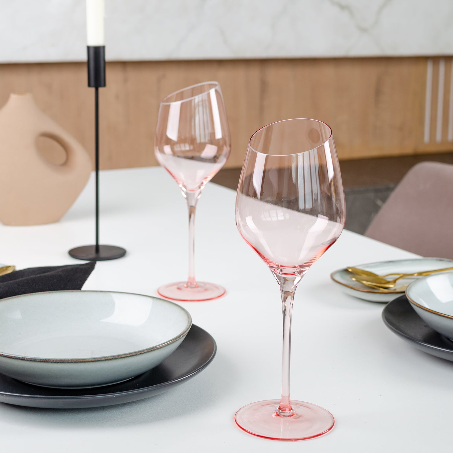 These versatile pink wine glasses are suitable for any type of wine and add a touch of elegance